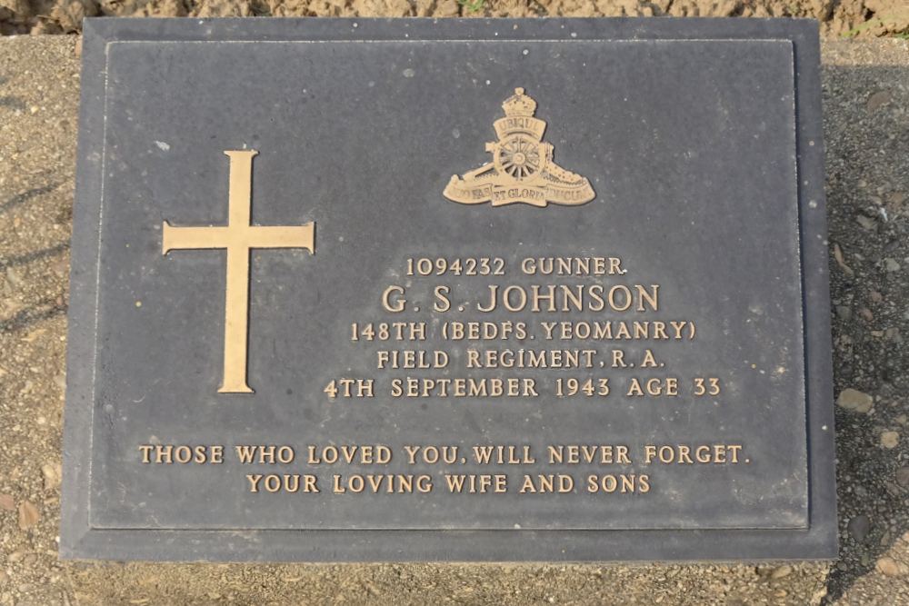 The headstone of Gunner George Sidney Johnson in the Chungkai War Cemetery